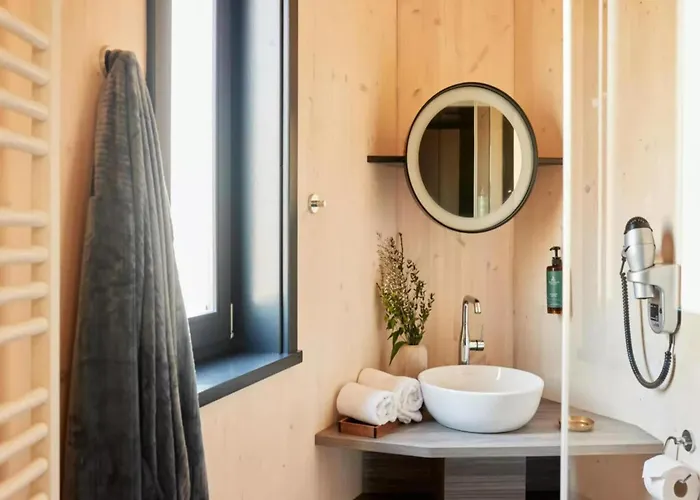 Cosy Forest Hideaway For Two