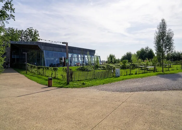 Cosy Forest Hideaway For Two *